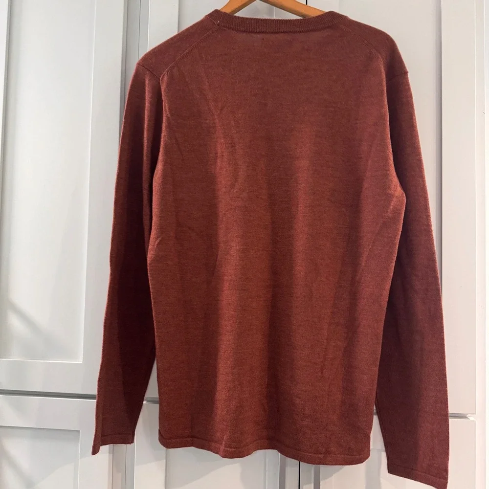 Artefact crewneck sweater